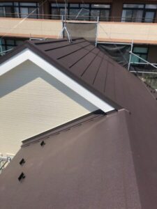 千葉市稲毛区にて外壁塗装・屋根カバー工法の施工後写真