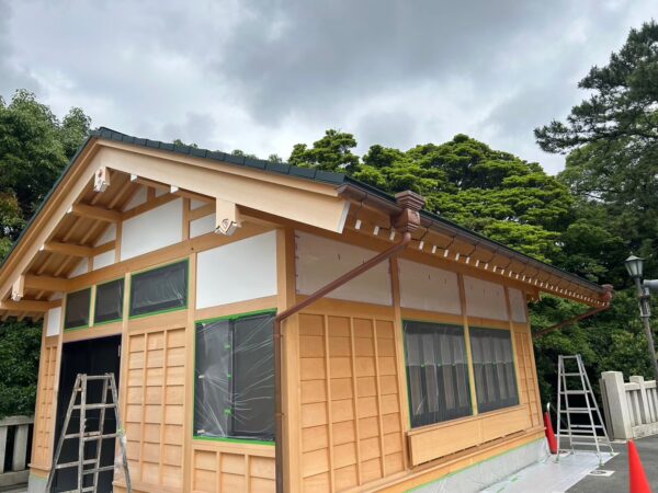 千葉市稲毛区にて木部塗装工事〈浅間神社の新築工事〉の施工前写真