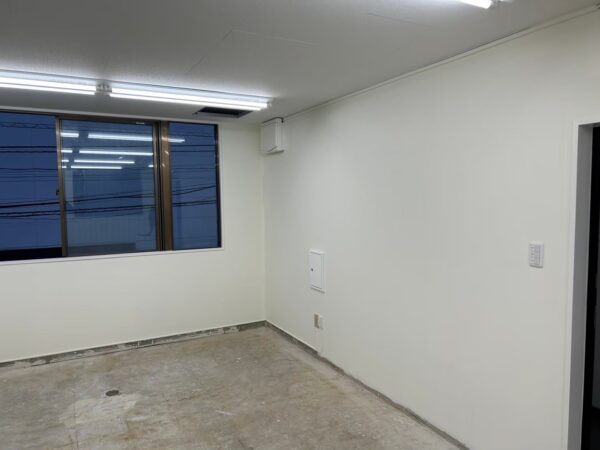 千葉市中央区にて内部塗装〈空きテナントの内装塗装〉の施工後写真