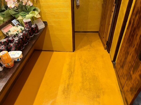 千葉市花見川区にて室内塗装〈飲食店の塗床塗装工事〉の施工前写真