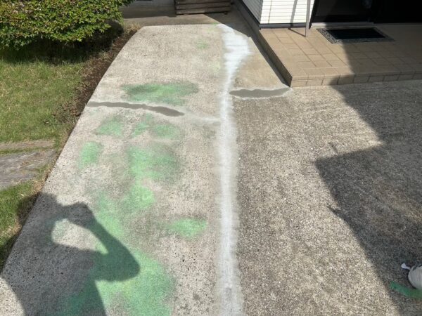 千葉市中央区にて玄関通路の塗床工事の施工前写真