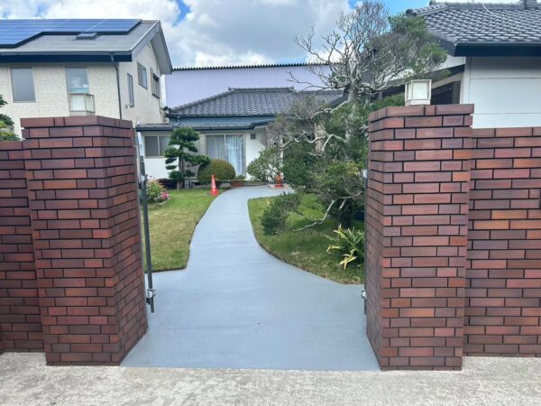 千葉市中央区にて玄関通路の塗床工事の施工後写真