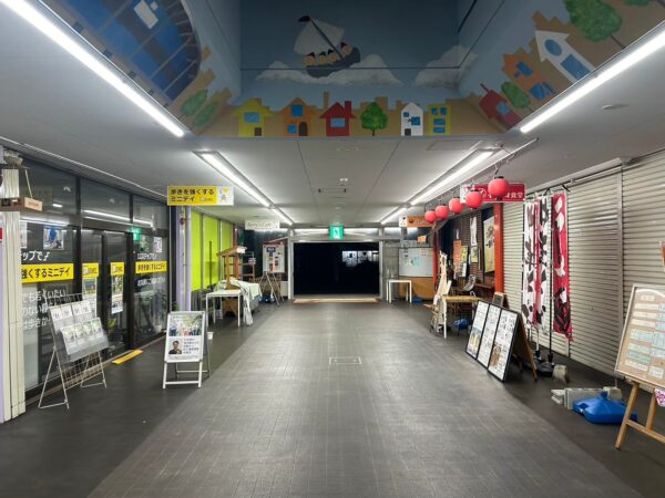 千葉市にて商店街アーケードの塗装工事の施工後写真