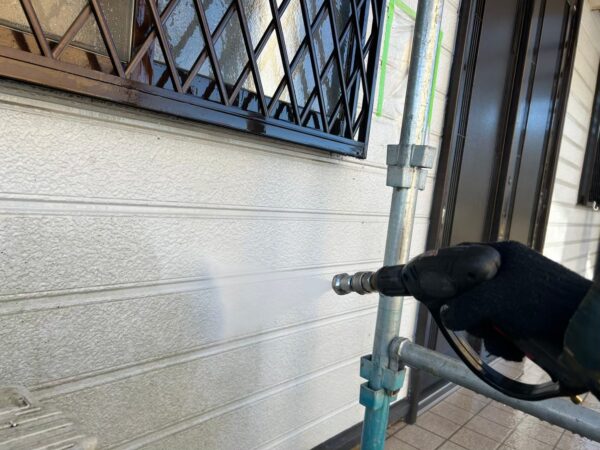千葉市花見川区にて薬局の外壁塗装・屋根塗装〈色変えでイメージチェンジ〉の施工前写真