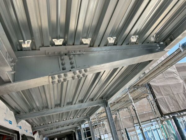 千葉市中央区にて専門学校の新築内装塗装〈マット仕上げ〉の施工前写真