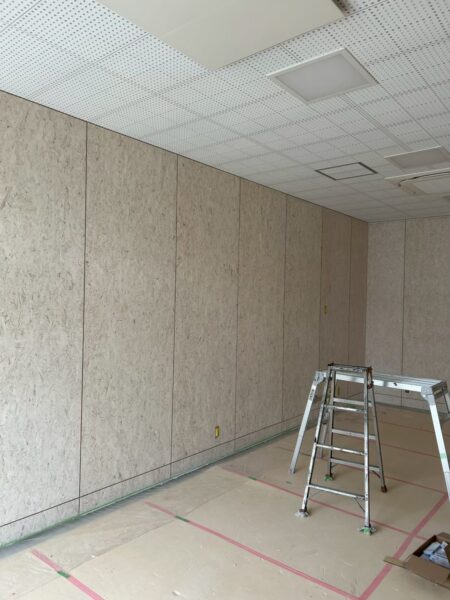 千葉市中央区にて専門学校の新築内装塗装〈マット仕上げ〉の施工後写真