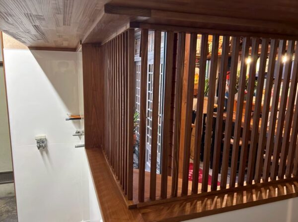 千葉市若葉区にて内装の木部塗装〈店舗内増築部〉の施工後写真