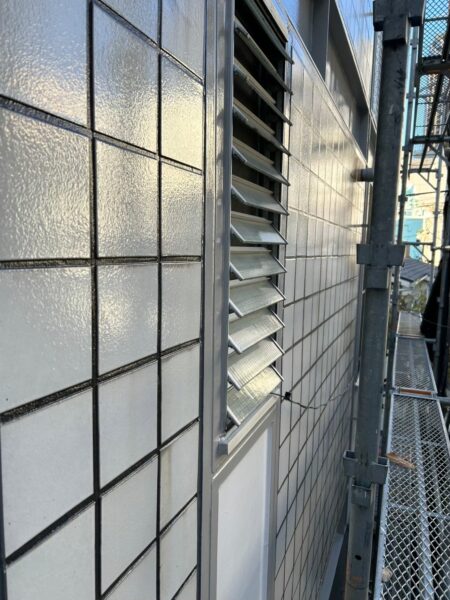 千葉市花見川区にて雨漏り修理〈外壁タイル目地補修・雨漏り修繕工事〉の施工後写真